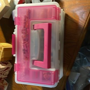 Craft set for girls. Comes full and complete for young girls.